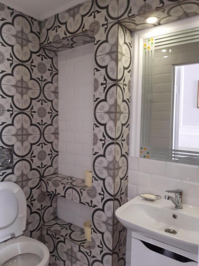 Старовинні Апартаменти У Центрі Міста Oujhorod Extérieur photo