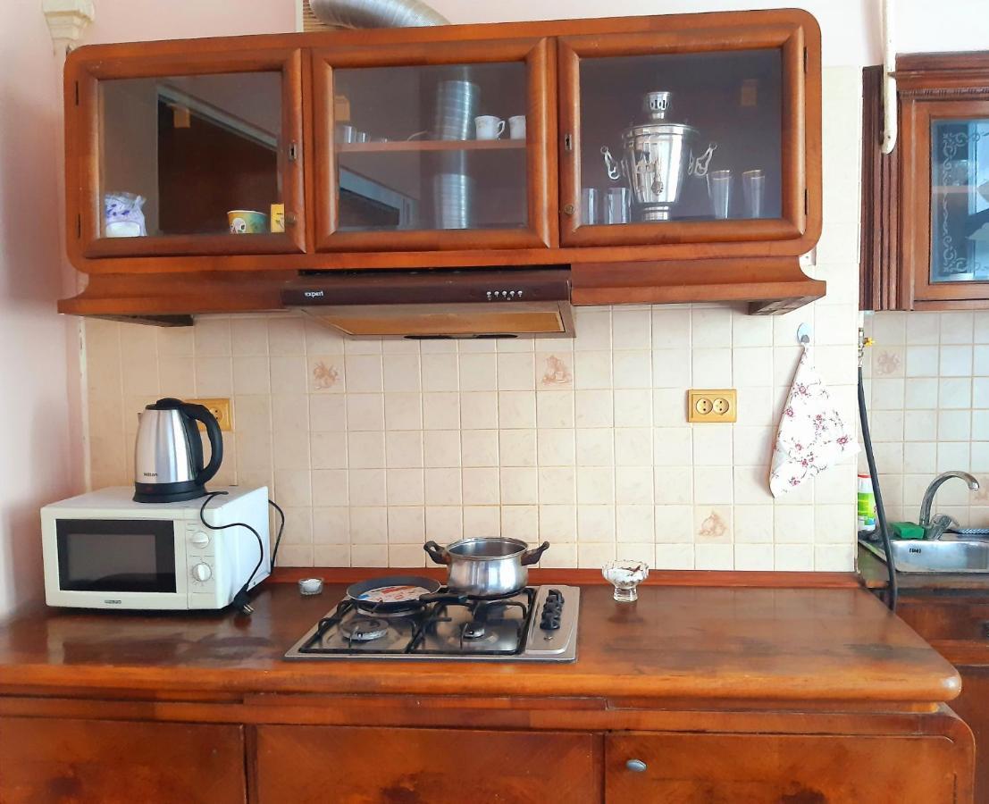 Старовинні Апартаменти У Центрі Міста Oujhorod Extérieur photo
