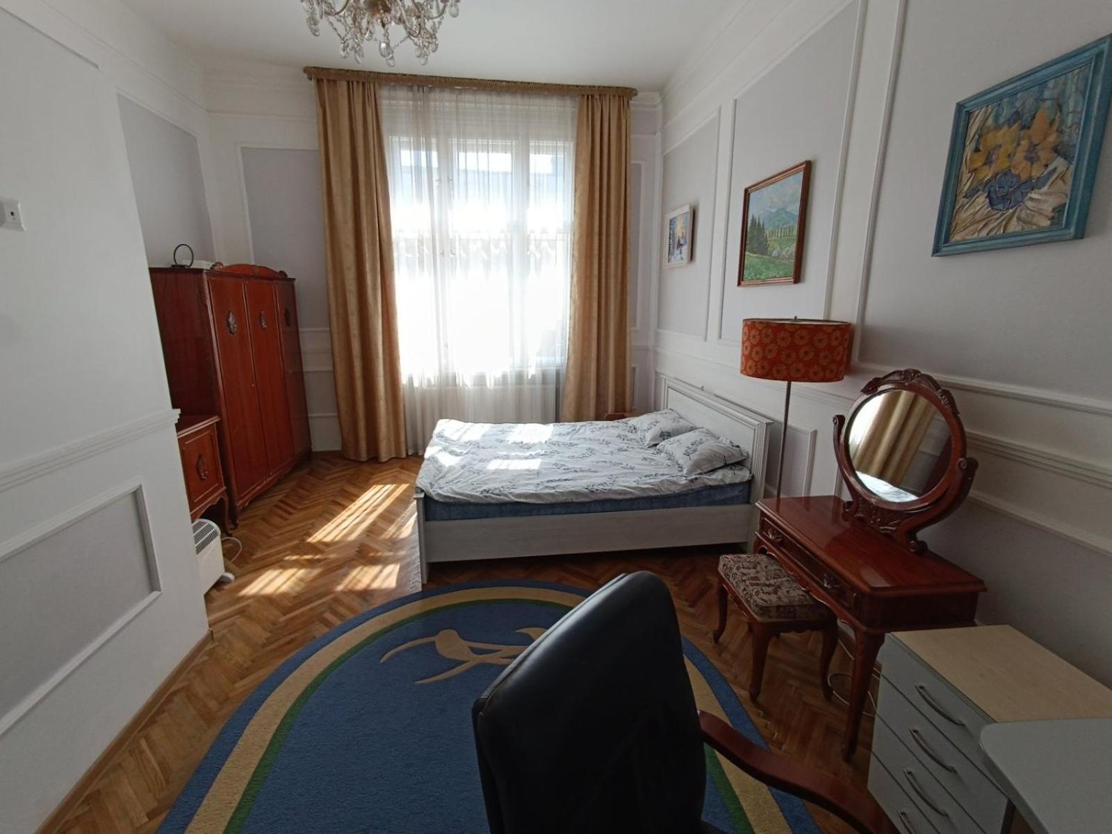 Старовинні Апартаменти У Центрі Міста Oujhorod Extérieur photo